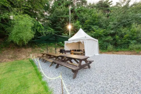 Gangneung Swieo Ganeun Jib Отели рядом с достопримечательностью «Джумунджин- Бич»