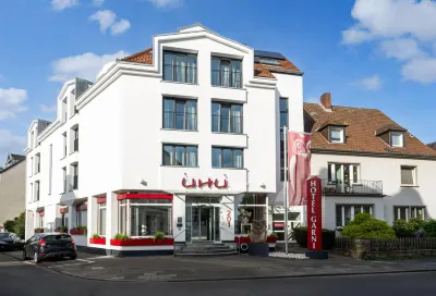Hotel Uhu Garni - Superior Hotels near Thielenbruch Station