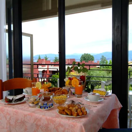 Hotel Holiday