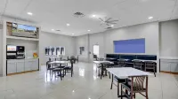 Days Inn & Suites by Wyndham Niagara Falls/Buffalo Hotels in Pendleton