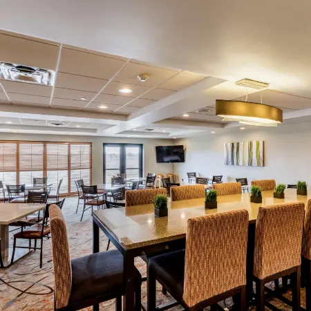 Holiday Inn Express & Suites CEDAR FALLS - WATERLOO by IHG