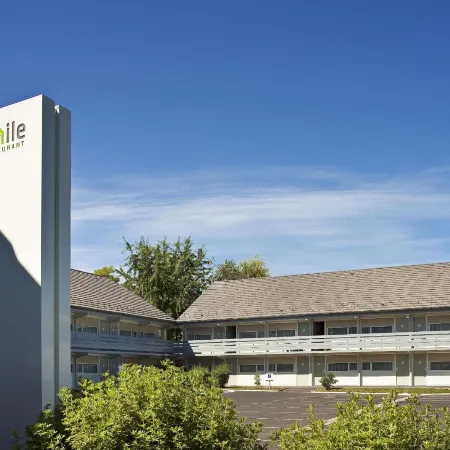 Campanile NATURE - Clermont Ferrand Nord Riom