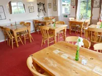 The Trout Inn Hotels in Treflys