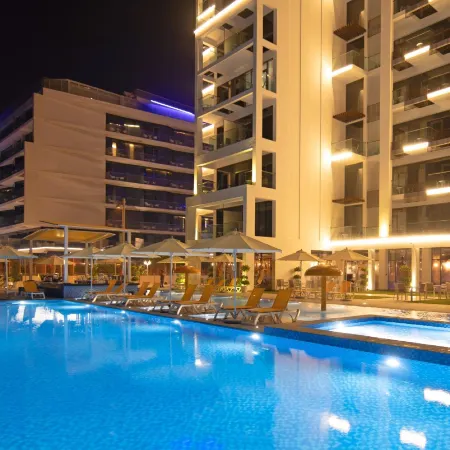 C Central Resort the Palm