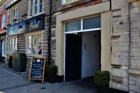 The Portcullis Hotel a 