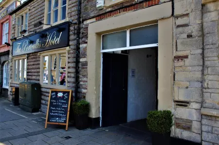 The Portcullis Отели в г. Дайрхем энд Хинтон