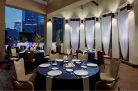 DoubleTree by Hilton Charlotte City Center Hotels in Charlotte