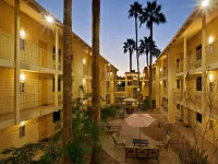 La Quinta Inn by Wyndham Phoenix Sky Harbor Airport