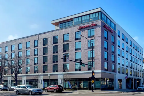 Hampton Inn Chicago North/Loyola Station