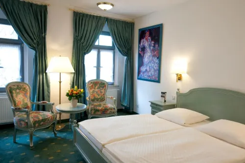 โฮเทลอุนด์คาเฟ่ อัม มาร์คทเรซิเดนซ์