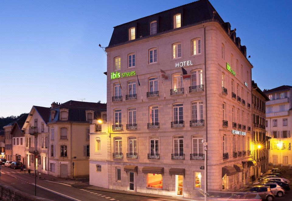 hotel overview picture