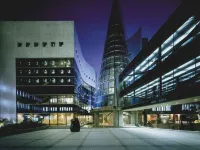 Howard Civil Service International House โรงแรมใกล้สถานีจิ่งผิง