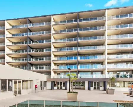 Allure Hotel & Apartments Hotels in South Townsville