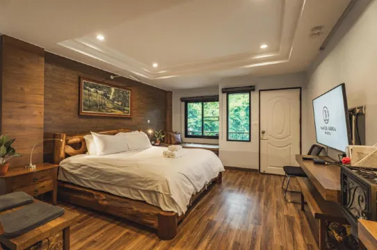 ห้องดีลักซ์ เตียงใหญ่ 1 เตียง