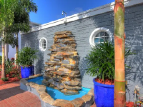 May-Dee Suites in Florida Hotels in Hollywood