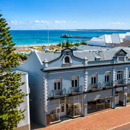 Geraldton Shoreline Lodge