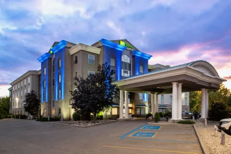 Holiday Inn Express & Suites Saskatoon Centre Отели рядом с достопримечательностью «Университет Саскачевана»