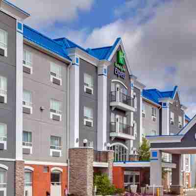 Holiday Inn Express & Suites Calgary South-Macleod Trail S Hotel Exterior