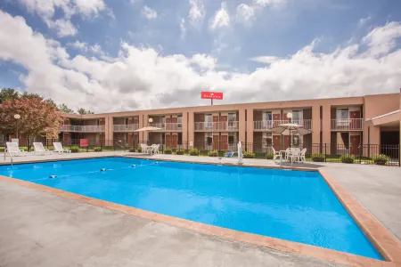 Ramada by Wyndham Wytheville Отели в г. Восток Уайтевилл