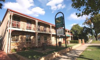 Quality Inn Colonial