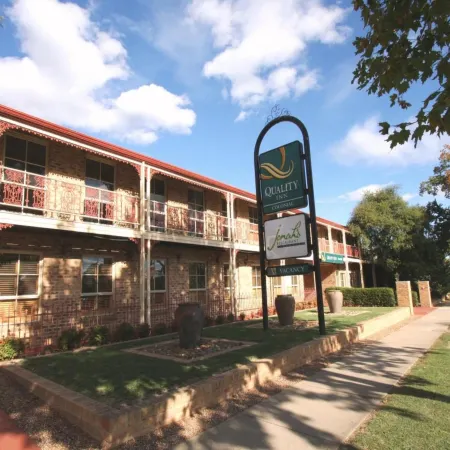 Quality Inn Colonial