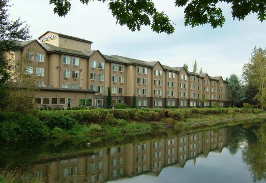 래디슨 호텔 포틀랜드 에어포트