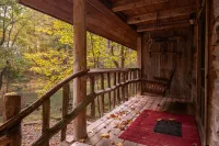 Moore House Inn & Cabins