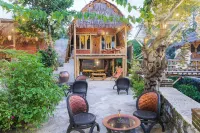 Hotel O Onong's Homestay Near Dodikjur Rindam XIII/Merdeka Hotel dekat Taman Kelong cafe dan resto