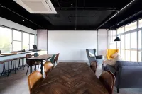 J-Hoppers Lake Biwa Guesthouse - bar