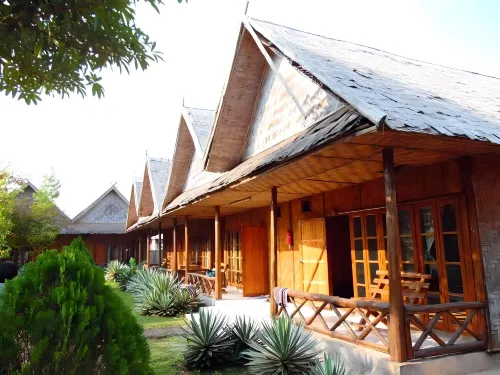 Phou Iu II Bungalow - 2 ดาว