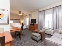 Homewood Suites by Hilton Indianapolis-Airport/Plainfield - Airport Shuttle