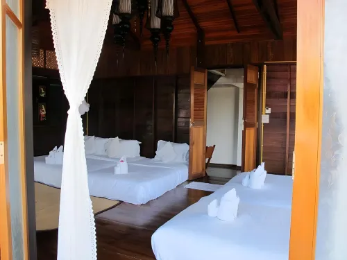 At Casa Guesthouse Amphawa - Pensions