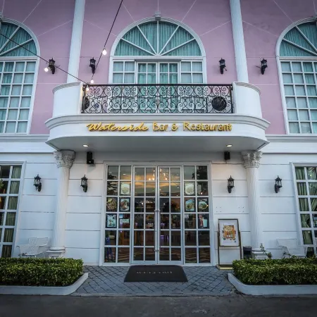 Westgate Residence Hotel Отели рядом с достопримечательностью «Торговый центр Central Plaza WestGate»