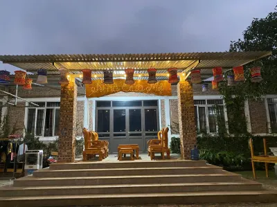 Homestay Nhà của Mị - Mị's House Các khách sạn gần Đại lý thiết bị vệ sinh gạch ốp lát huệ tiếp