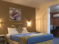 Riverview Motor Inn - Pools
