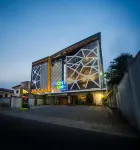 Front One Hotel Sragen - Park Yeri