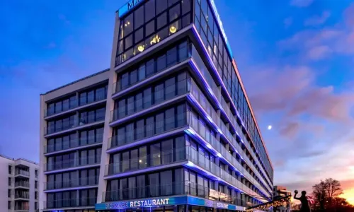 마린 호텔 바이 즈도로요바