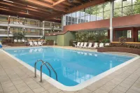 Ramada by Wyndham Beaver Falls - Pools