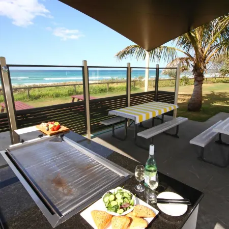San Simeon Beachfront Apartments Tugun