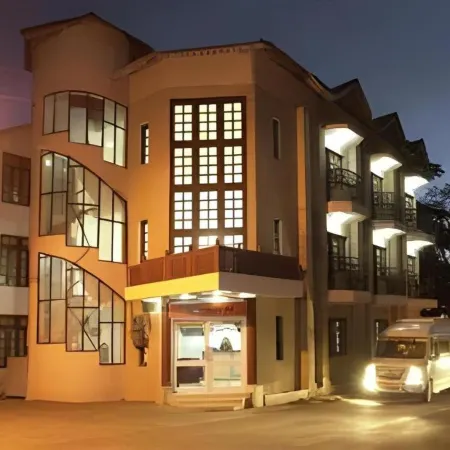 Hotel Himgiri
