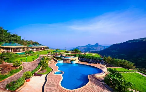 Upper Deck Resort - Highest Peak, Lonavala - bar