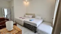 AV Villa Yogyakarta - Rooftop Pools