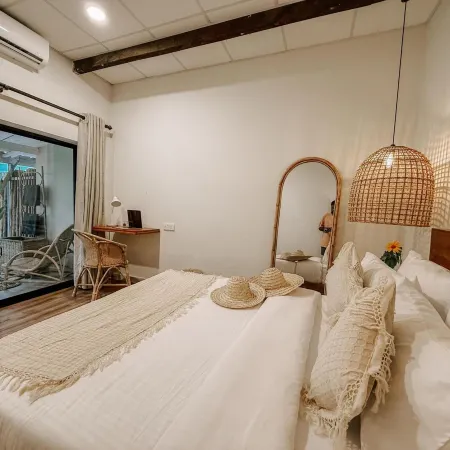 Kickin' Surf Lodge