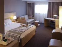 Hôtel Mercure Bordeaux Lac Hotels near Bordeaux-Lac
