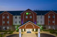 Holiday Inn Express & Suites Bedford