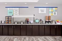 Garner Hotel Pigeon Forge Downtown by IHG - servizio colazione
