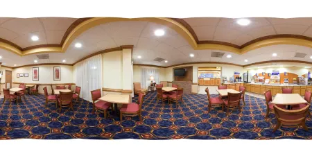 Holiday Inn Express & Suites Byron by IHG