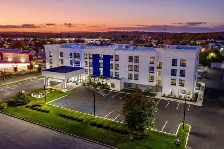 Holiday Inn Express Fishkill-Mid Hudson Valley Отели в г. Фишкил
