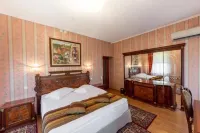 13 Chairs Boutique Hotel Hotels in 