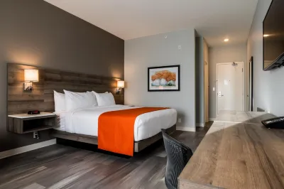 Amsterdam Inn & Suites